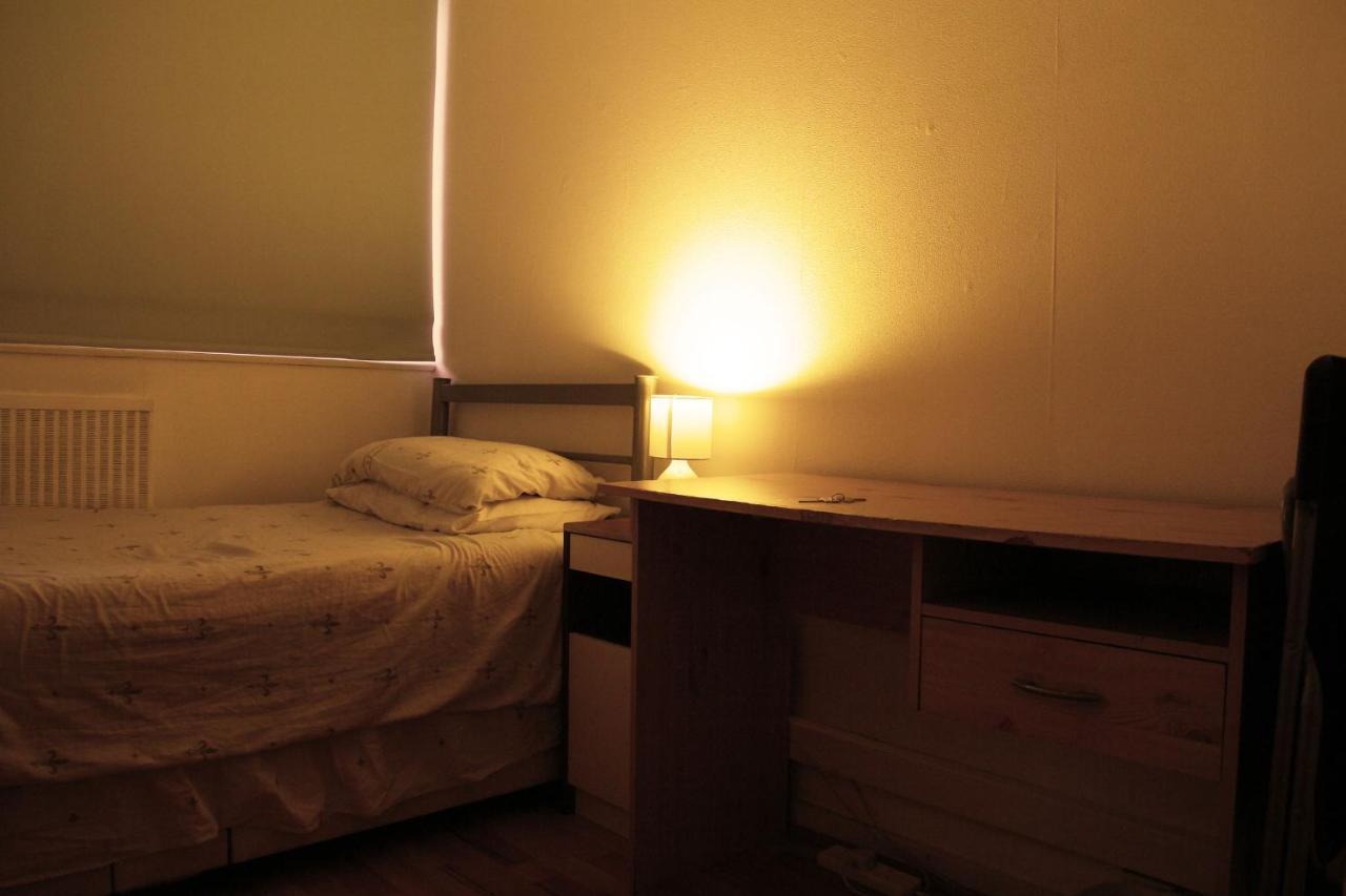 Elephant & Castle - Zone 2 - Private Rooms - Shared Bathroom London Eksteriør bilde
