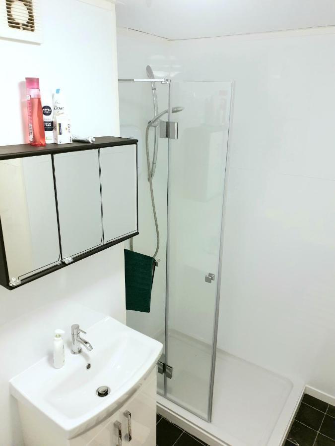 Elephant & Castle - Zone 2 - Private Rooms - Shared Bathroom London Eksteriør bilde
