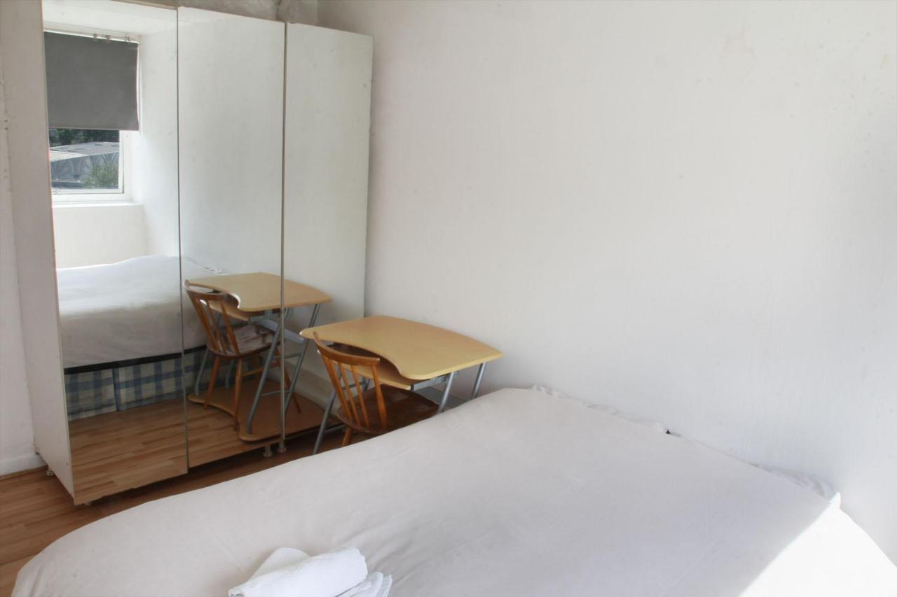 Elephant & Castle - Zone 2 - Private Rooms - Shared Bathroom London Eksteriør bilde