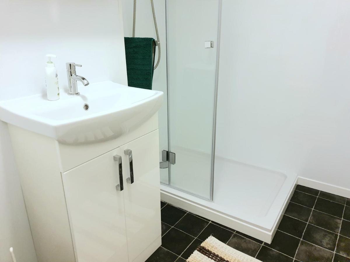 Elephant & Castle - Zone 2 - Private Rooms - Shared Bathroom London Eksteriør bilde